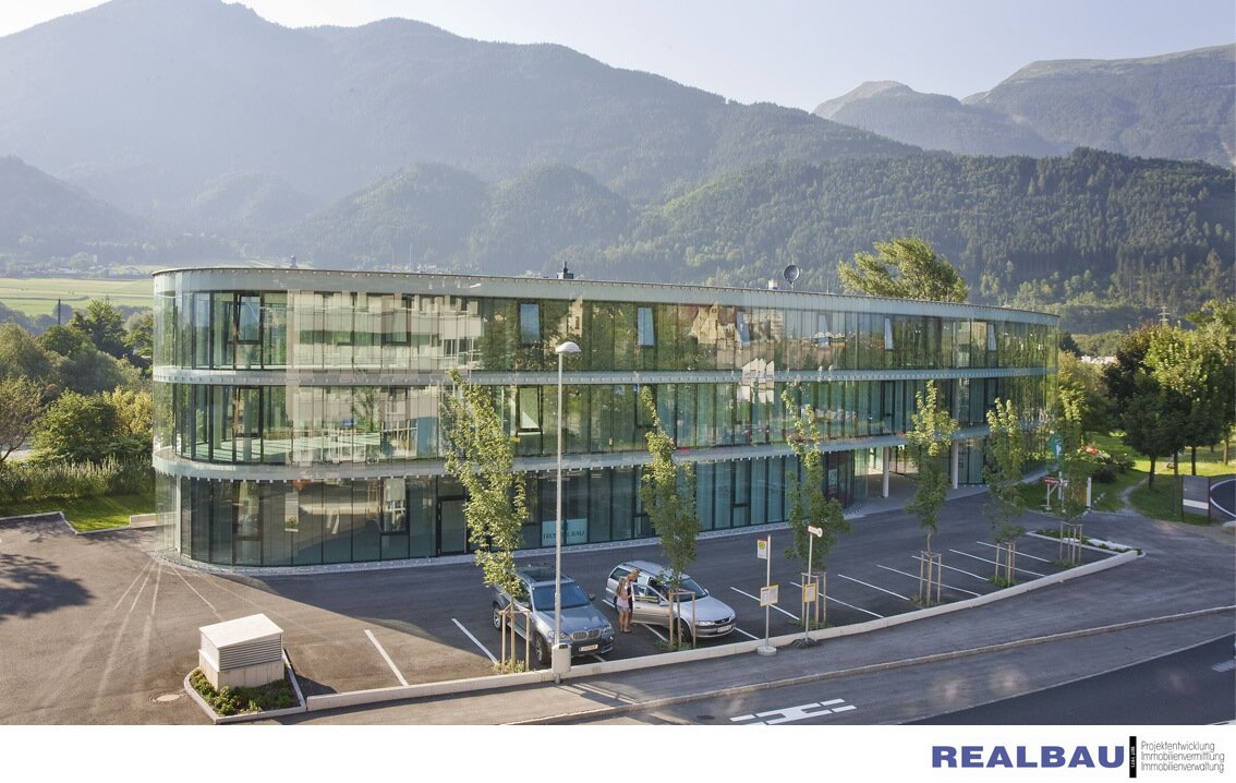 Büro, voll möbliert, mit freiem Blick zum Inn